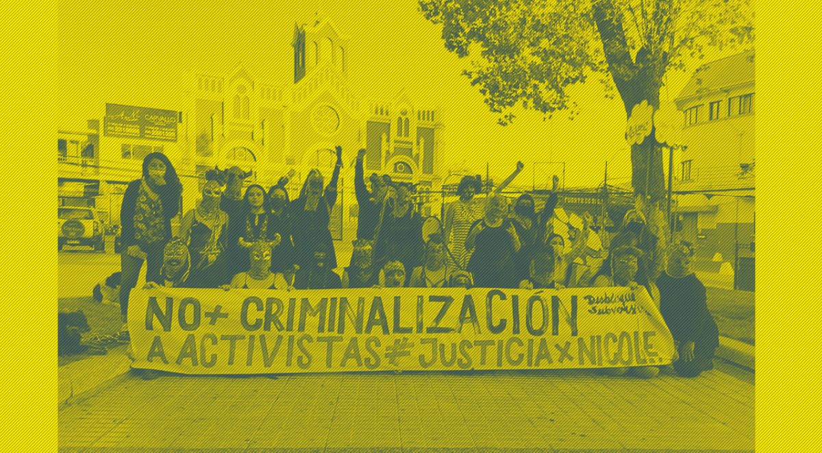 Desbloque Suversivo en Plaza de Quillota con cartel que dice "No más criminalización a activistas de Justicia por Nicole", diciembre de 2020.