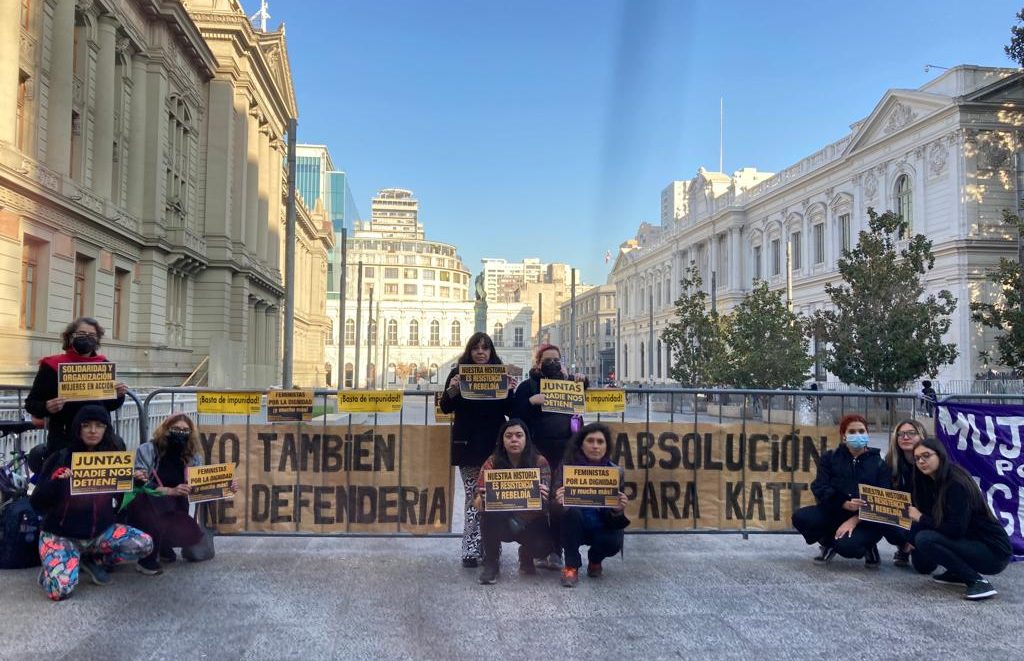 manifestación afuera de Corte Suprema por Katty Hurtado yotambiénmedefendería